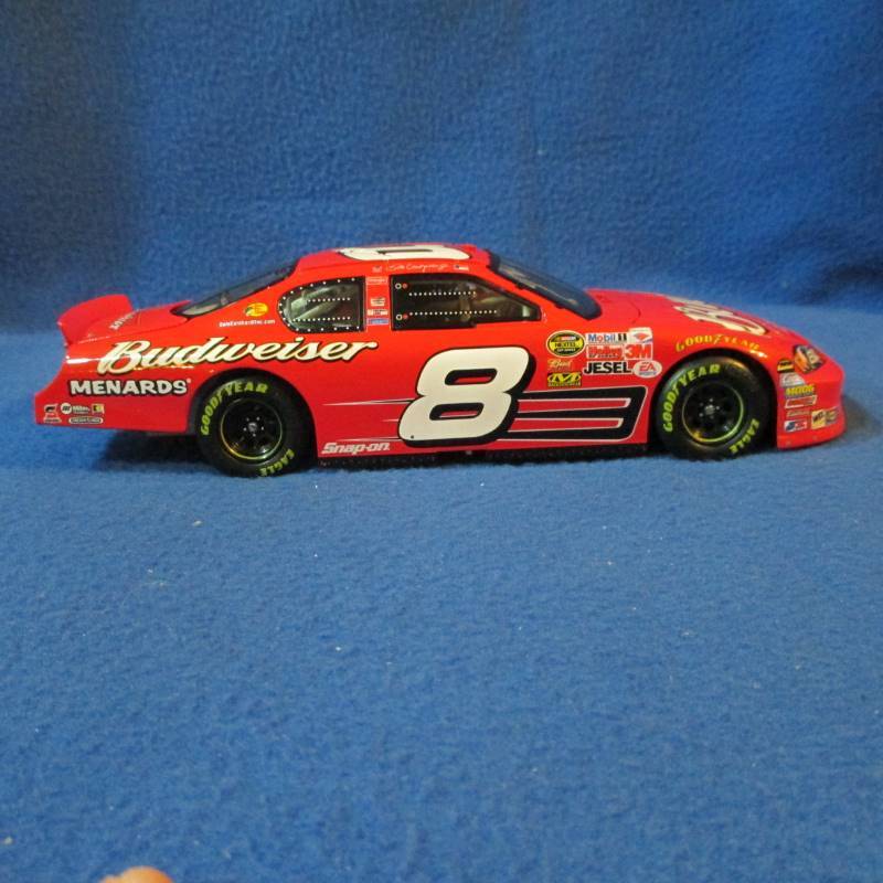 lot 10 image: Dale Jr 07 #8 Budweiser