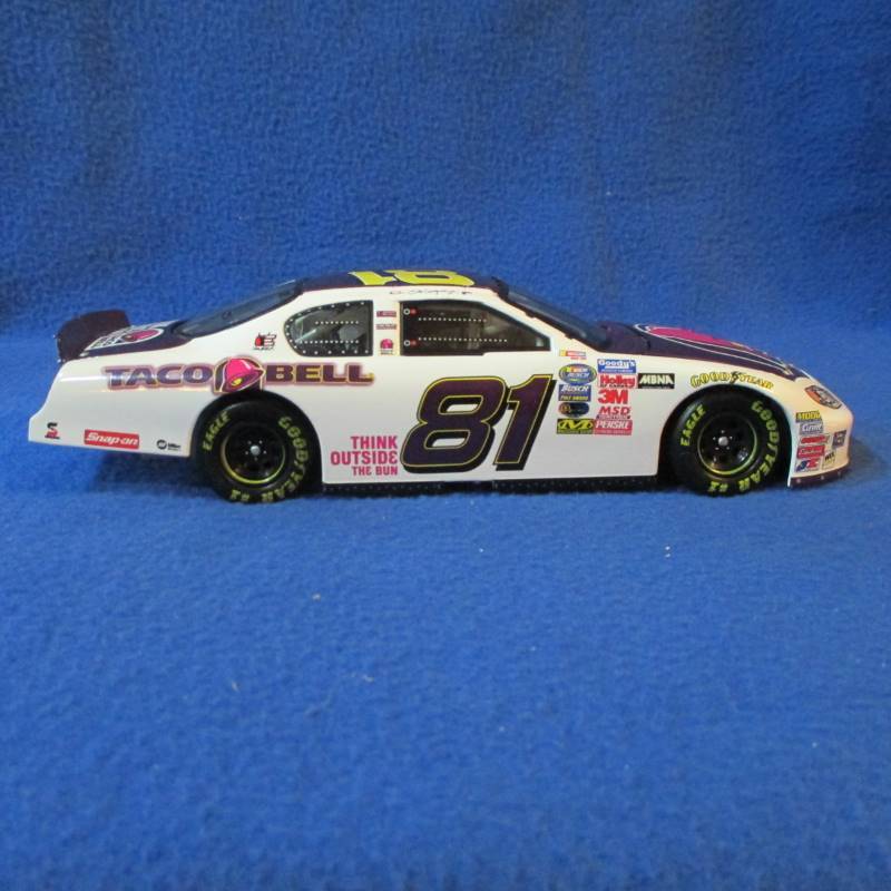 lot 22 image: Dale Jr 04 #81 Taco Bell