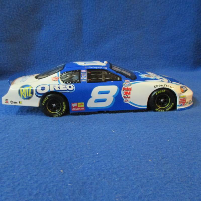 lot 43 image: Dale Jr 06 #8 OreoRitz