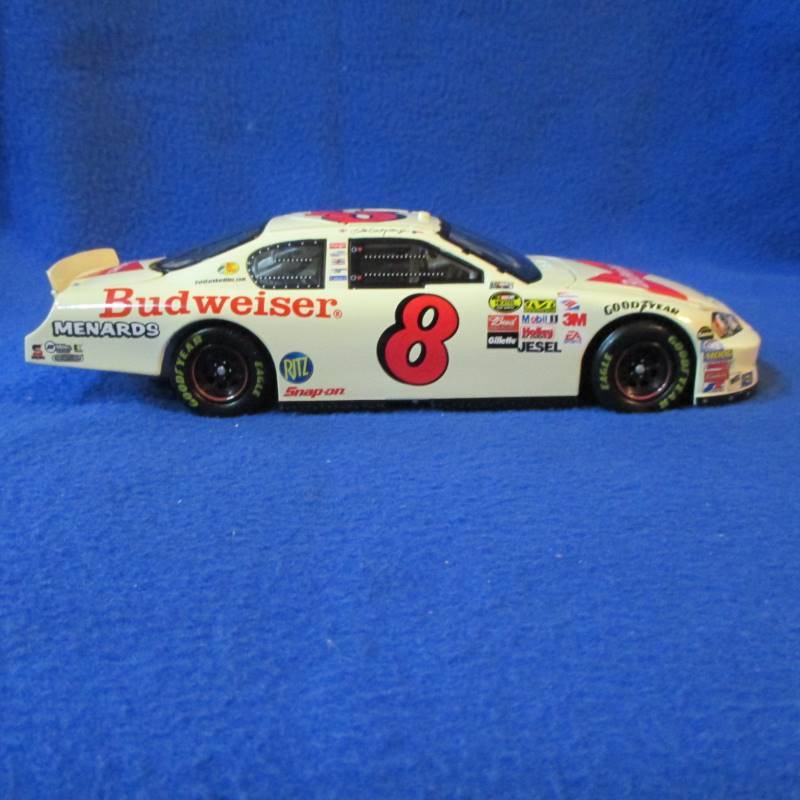 lot 49 image: Dale Jr 06 #8 Budweiser Fathers Day
