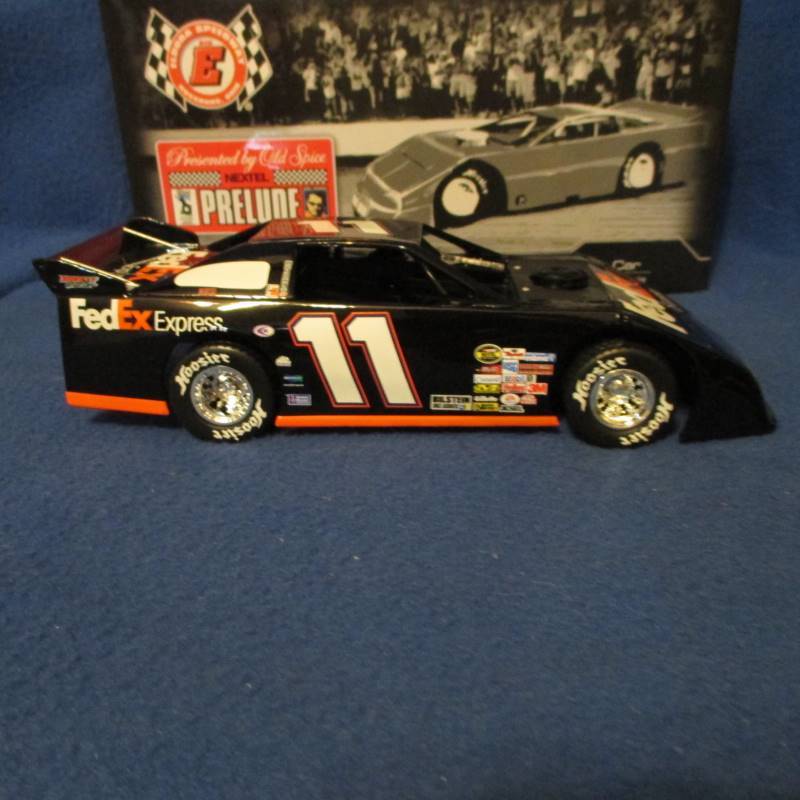 lot 28 image: Denny Hamlin