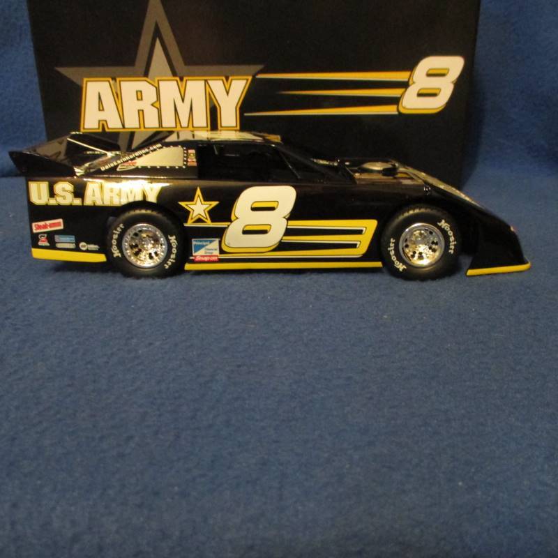 lot 30 image: Mark Martin