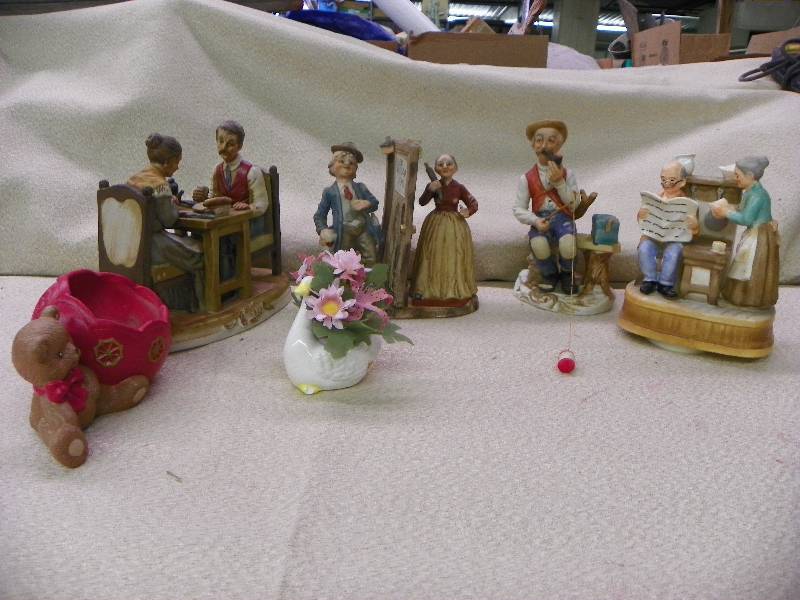 Figurines