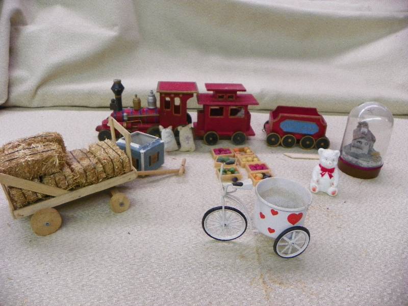 Dcor items