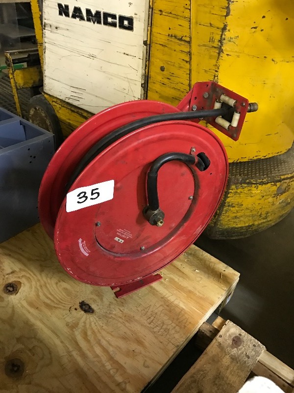 Pneumatic hose reel