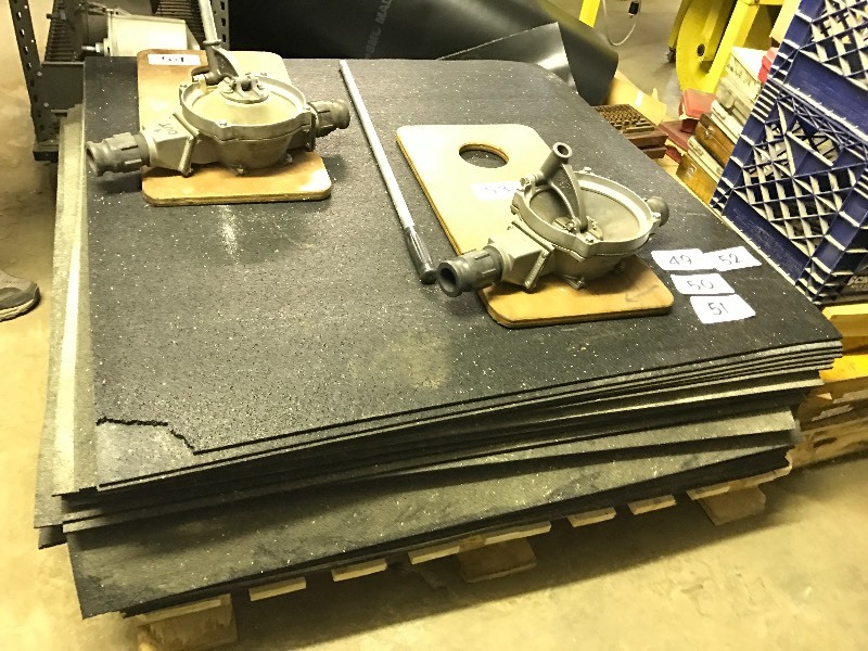 Lot of 10 rubber mats