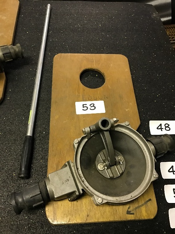 Manual diaphragm pump