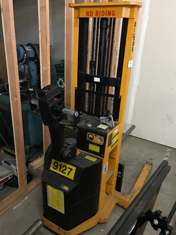 Big Joe walk-behind fork lift