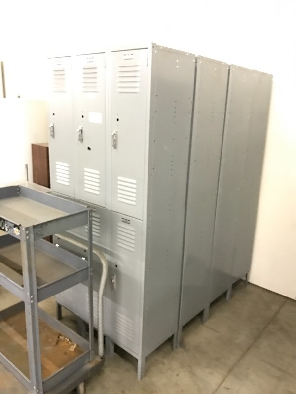 Set of 4 locker units