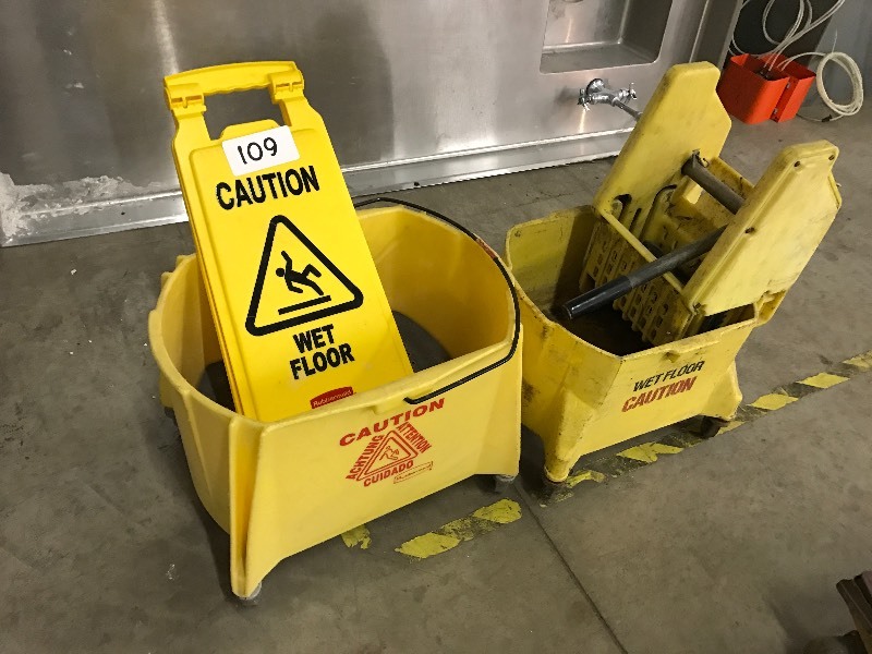 Lot of mop buckets