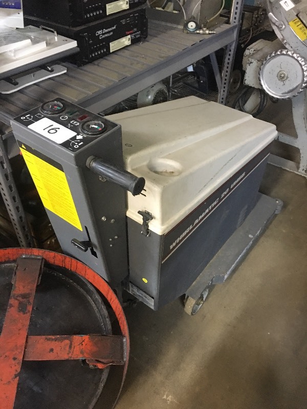 Advance floor scrubber