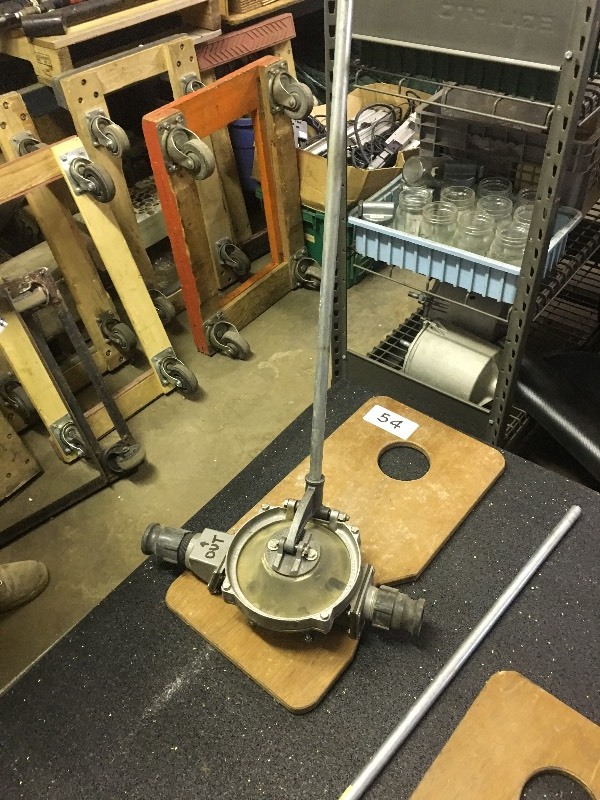 Manual diaphragm pump