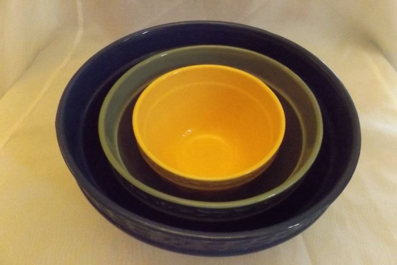 Nesting Mixing Bowls