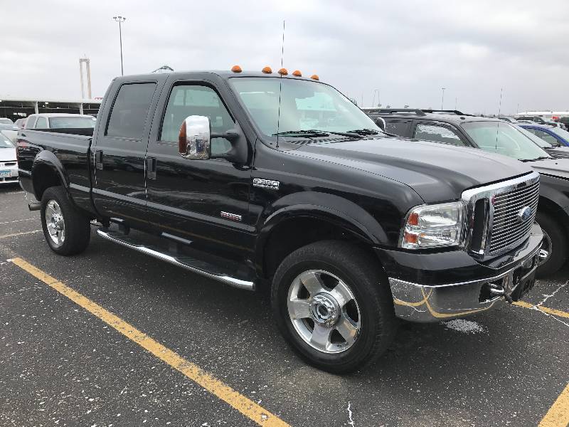 lot 1 image: 2006 Ford F-350 Lariat Super Duty Powerstroke 4x4
