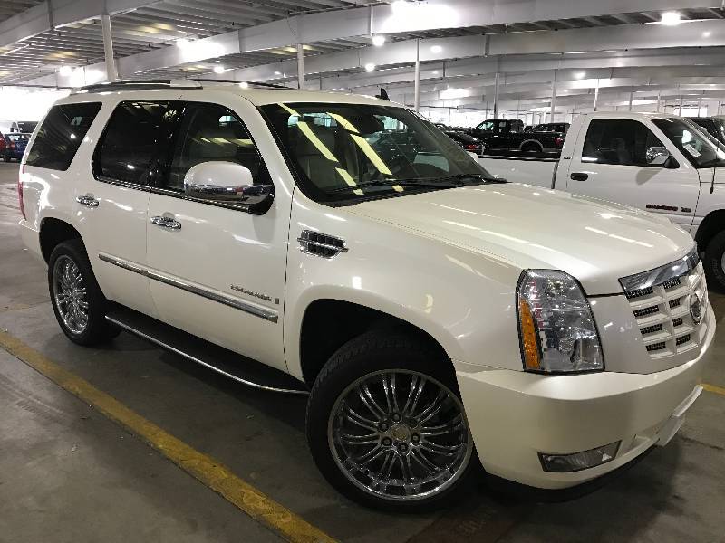 lot 6 image: 2008 Cadillac Escalade