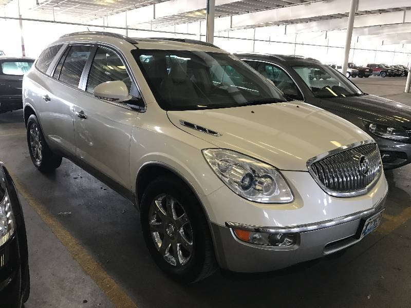 lot 8 image: 2009 Buick Enclave CXL FWD