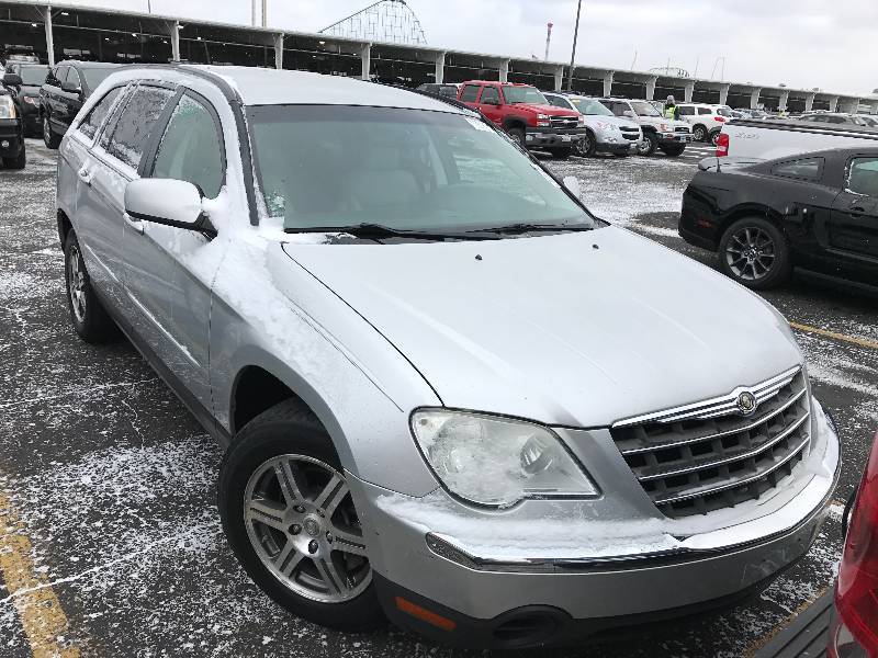 lot 19 image: 2007 Chrysler Pacifica Touring