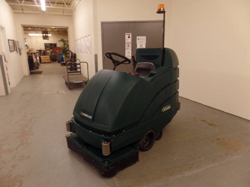 Industrial Floor Scruber