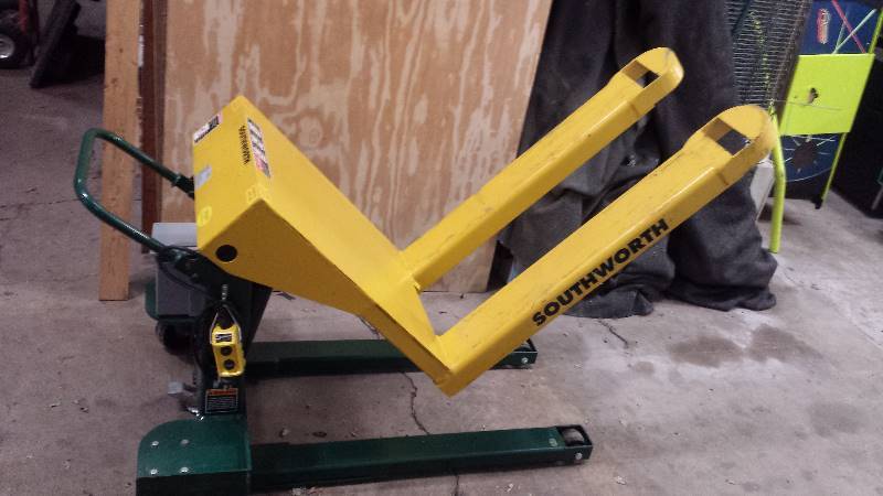 lot 3 image: Pallet Inverter