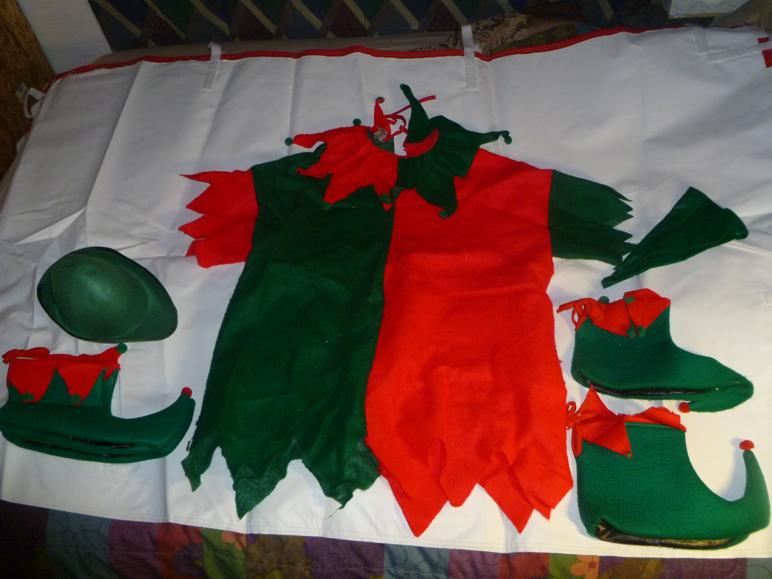 lot 13 image: Santas Elf Suit
