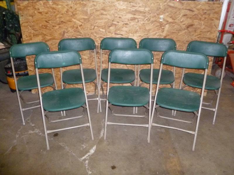 lot 26 image: Folding Chairs