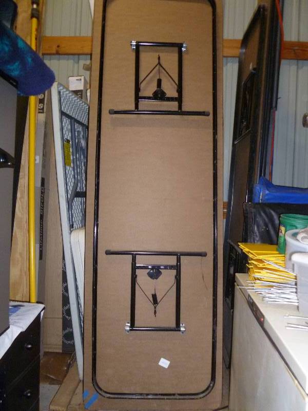 lot 29 image: Table