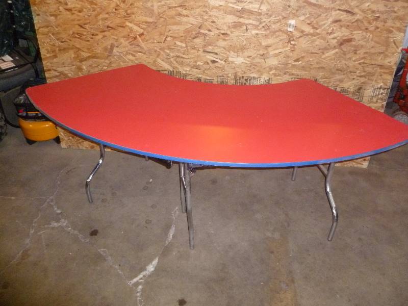 lot 33 image: Table