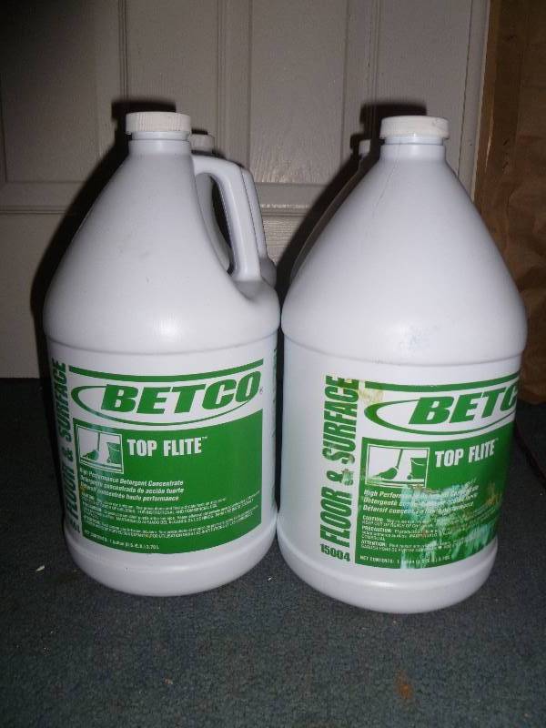 lot 52 image: Janitorial Cleaning Chemicals