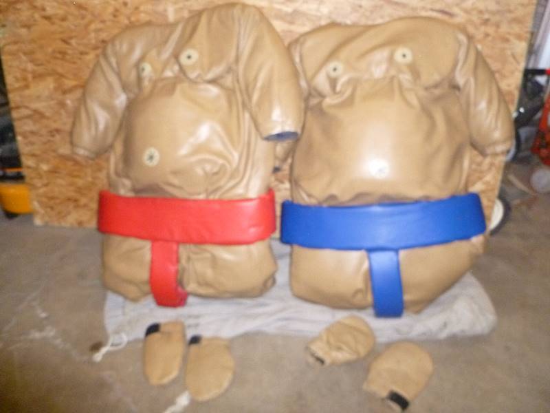 lot 75 image: Sumo Suits