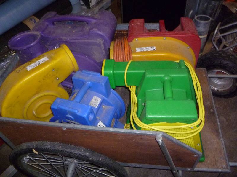 lot 80 image: Lot of Blowers