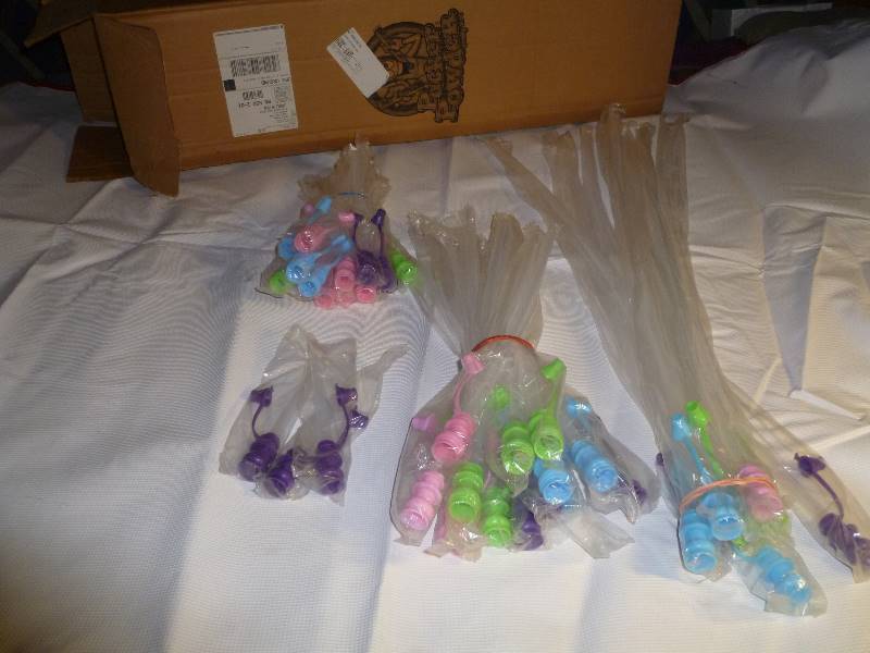 lot 100 image: Pucker Powder Tubes