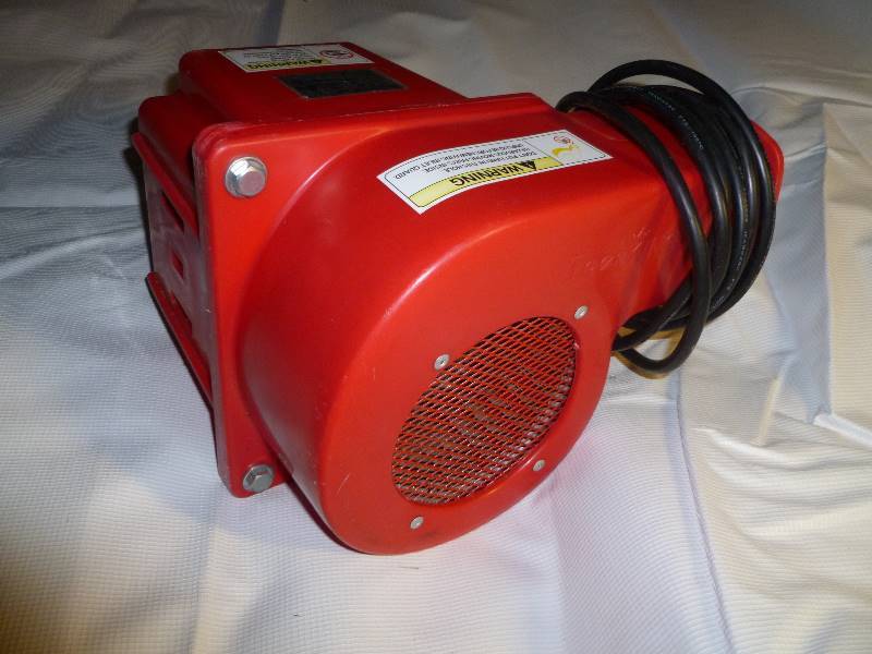lot 103 image: Bouncer Inflatable BLOWER