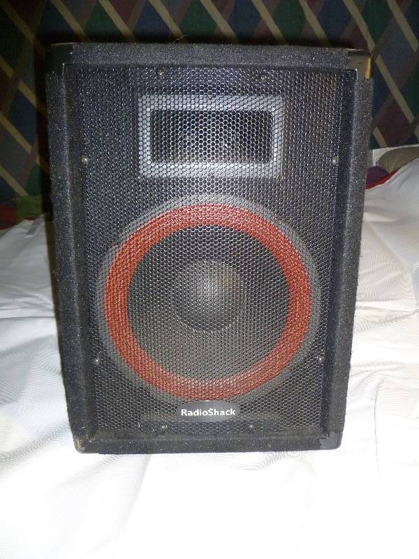 lot 112 image: Radio Shack Speaker