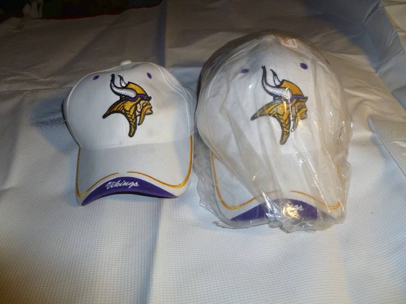 lot 154 image: NEW Vikings Baseball Caps