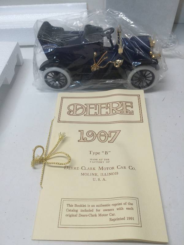 1907 John Deere Die Cast Car