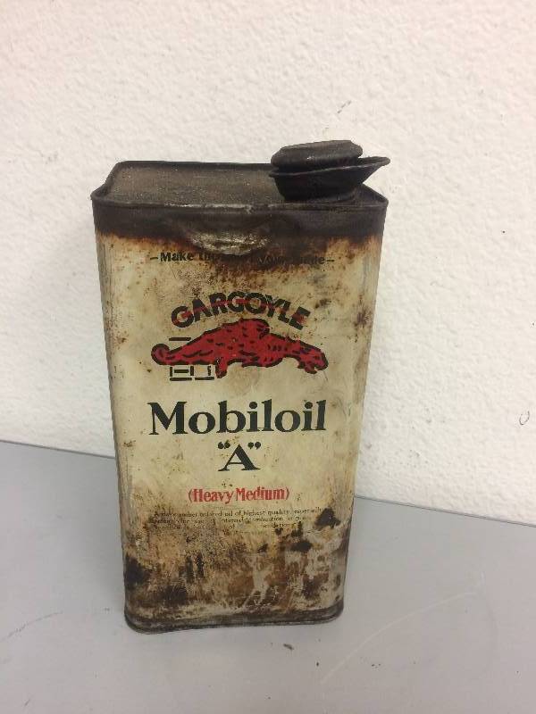 lot 22 image: Antique Gargoyle Mobiloil A Can