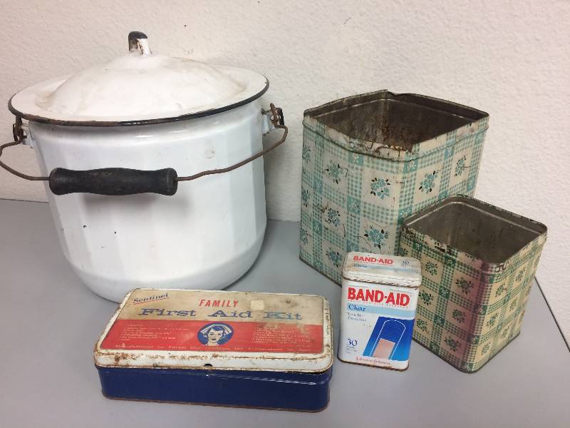 lot 34 image: Vintage Kettle and More