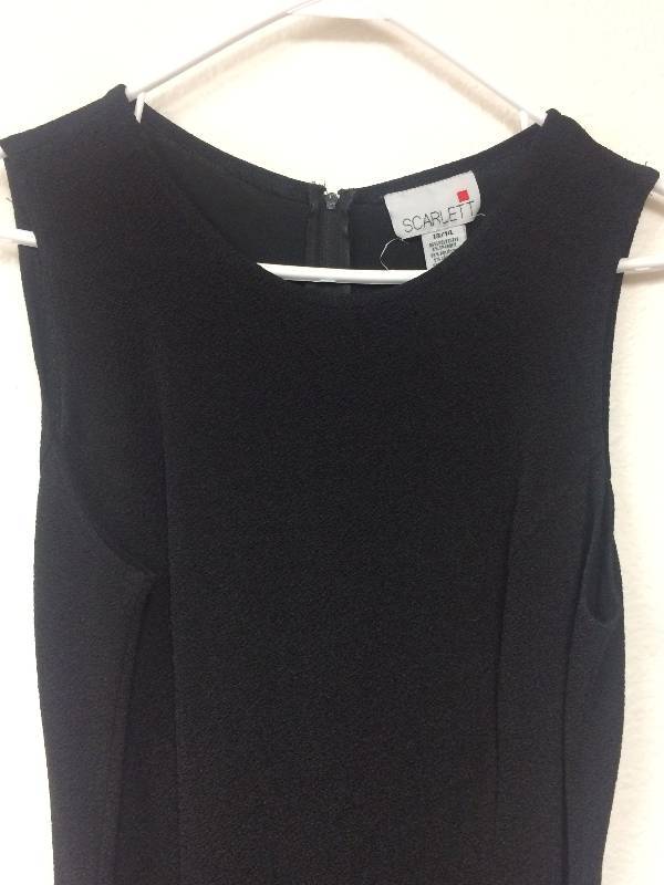 lot 40 image: Vintage Scarlett Sleeveless Evening Dress