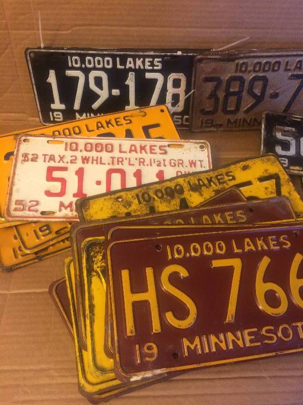 lot 65 image: Minnesota Early 1950s License Plates