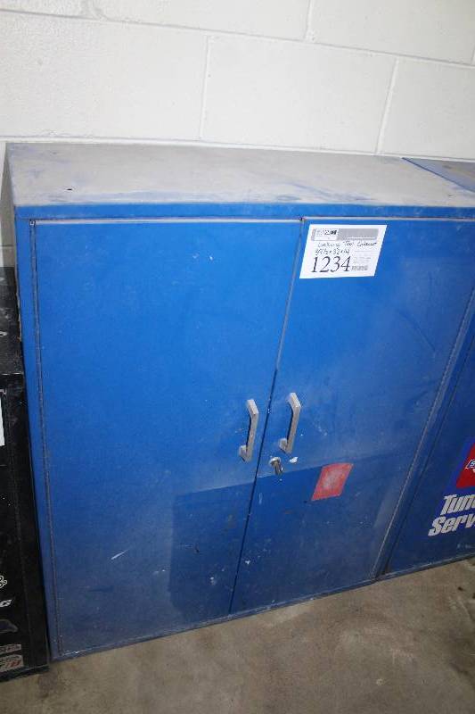 Metal 2-Door 2-Shelf Locking Tool Cabinet w Key