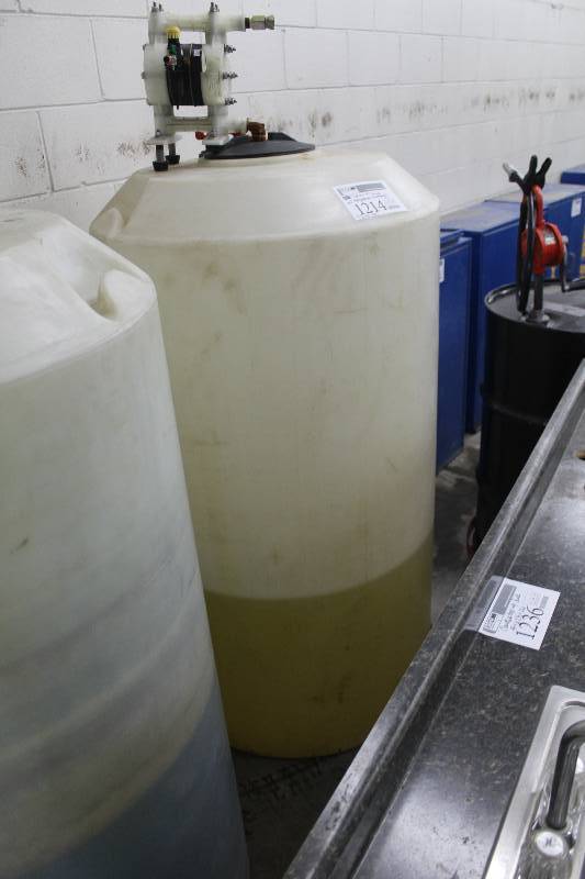 Service Pro Automotive All MakesAll Models Antifreeze Fluid Tank w Approximately 70 Gallons of Fluid w Pump