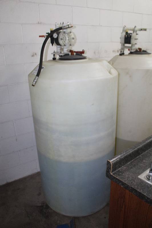 Samson Windshield Washer Fluid Tank w Approximately 100 gallons Fluid w Pump