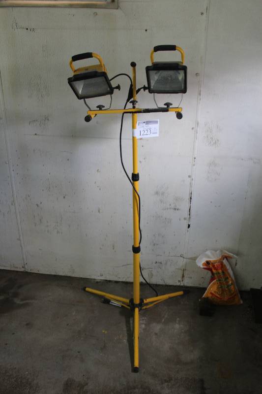 Extendable Tripod Mounted Dual Work Light