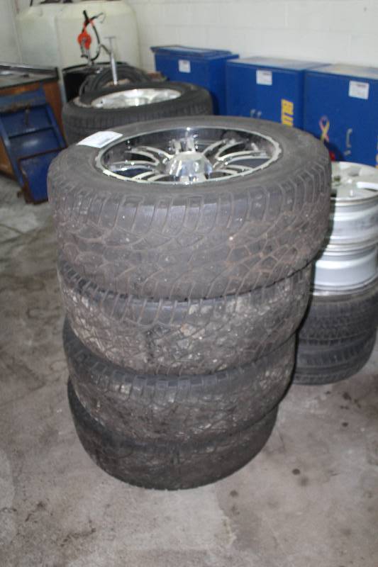 Lot of (4) Cooper Zeon LTZ P27560R20 Tires