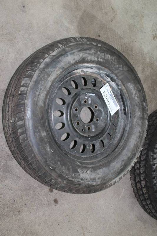Lot of (1) 6-Bolt Steel Wheel w Michelin P25560R17 Tire