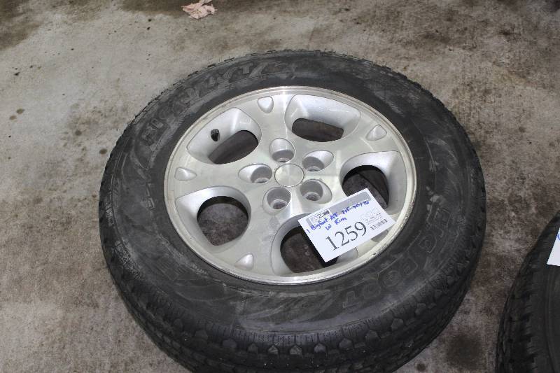 Lot of (1) 5-Bolt Aftermarket Wheel w Bigcat P21570R16 Tire