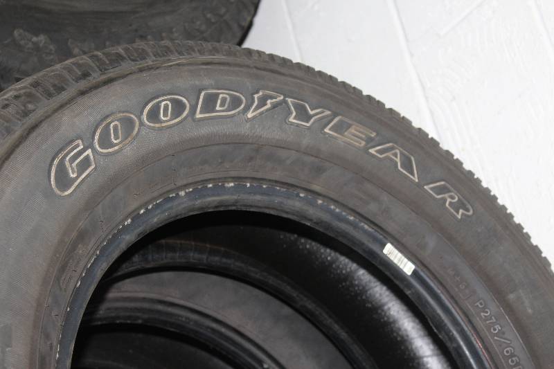 Lot of (4) Goodyear Wrangler 275/65R18 Light Truck Tires w/ Raised