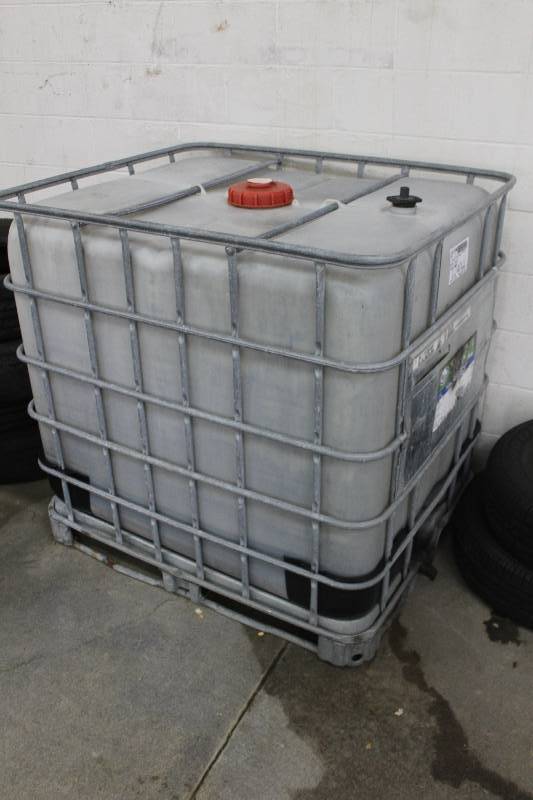 275-Gallon Diesel Fuel Tank w/ Approximately 50g Fluid | Baxter Auto ...