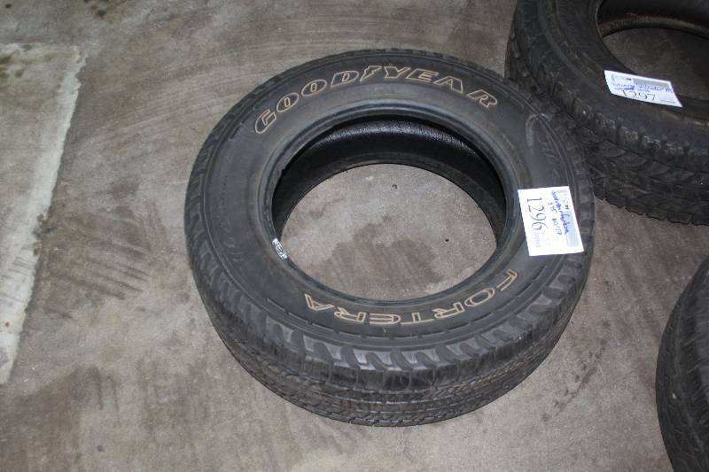 Lot of (1) Goodyear Fortera P27560R17 Tire w Raised Outlined White Lettering