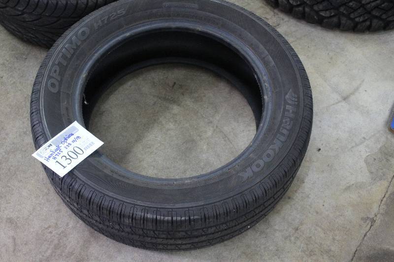 Lot of (1) Hankook Optima H725 P23555R18 Tire